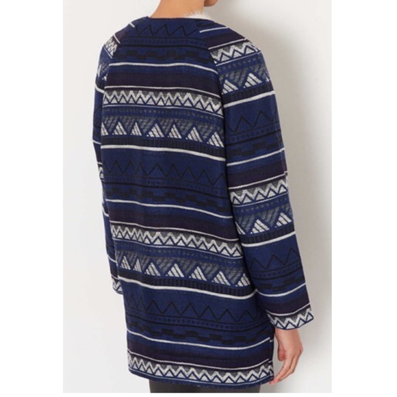 Geometric Motif Oversized Jacket - Picture 2 of 8